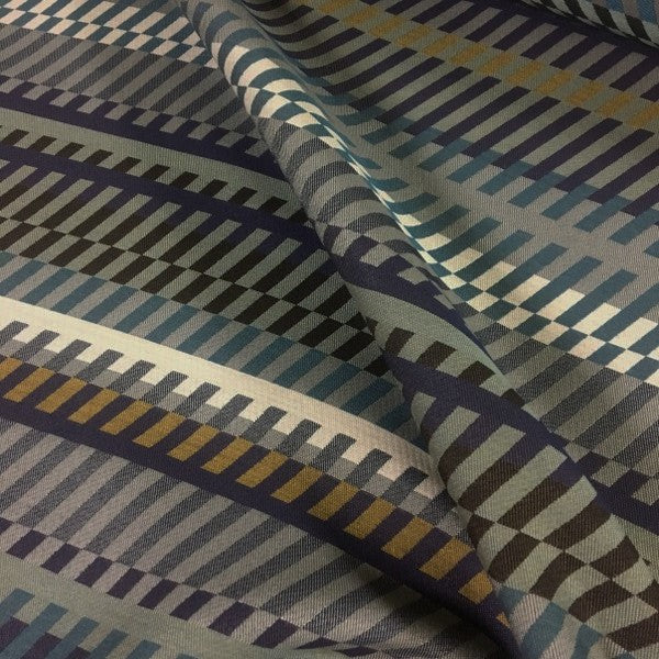 Momentum Marathon 460 Thunder Sunbrella Outdoor Upholstery Fabric – Toto  Fabrics